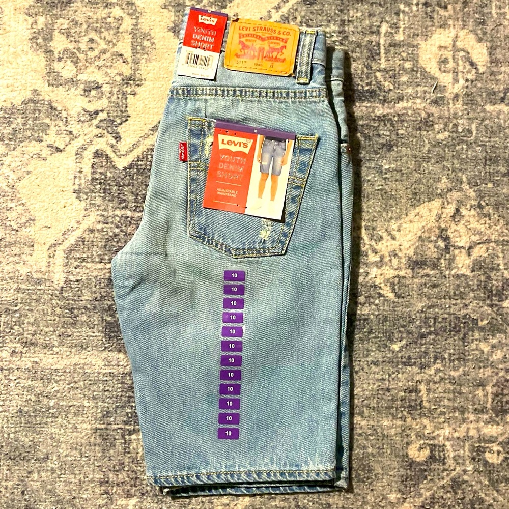 Youth cargo shorts size 10 Reg I have 2 pair. I have other colors available.